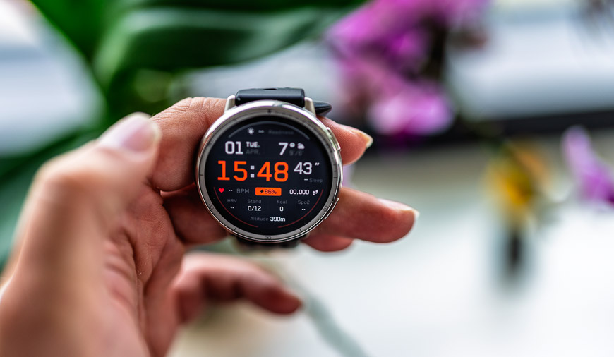 Recenze: Chytré hodinky Amazfit Active 2 oslní nízkou cenou a bohatou výbavou Amazfit Active 1