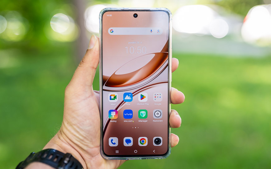 Recenze: Vivo V50 Lite - Styl, výkon a baterie, která vás nezradí displej vivo v50 lite