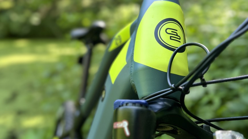 Recenze: Elektrokolo GoGEN Campo MX 720 – Když srdce velí Go a dobrodružství máte v GENech Horské elektrokolo GoGEN Campo MX 720 v terénu, rám kola, pohled zepředu