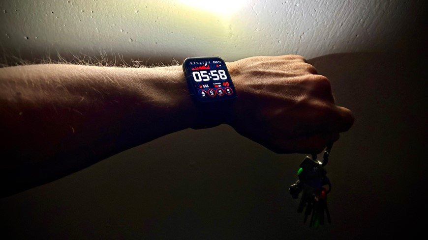 Recenze: Chytré hodinky Garmin Venu X1 – Když všechen čas hraje pro vás LED svítilna chytrých hodinek Garmin Venu X1
