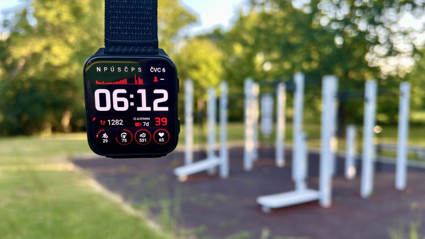 Recenze: Chytré hodinky Garmin Venu X1 – Když všechen čas hraje pro vás Chytré prémiové fitness hodinky Garmin Venu X1 v akci na workoutovém hřišti