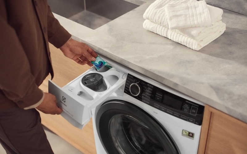 Vyžadujete špičkovou péči o vaše prádlo? Svěřte ho pračce Electrolux 700 SteamCare UniversalDose Pracky Electrolux SteamCare UniversalDose