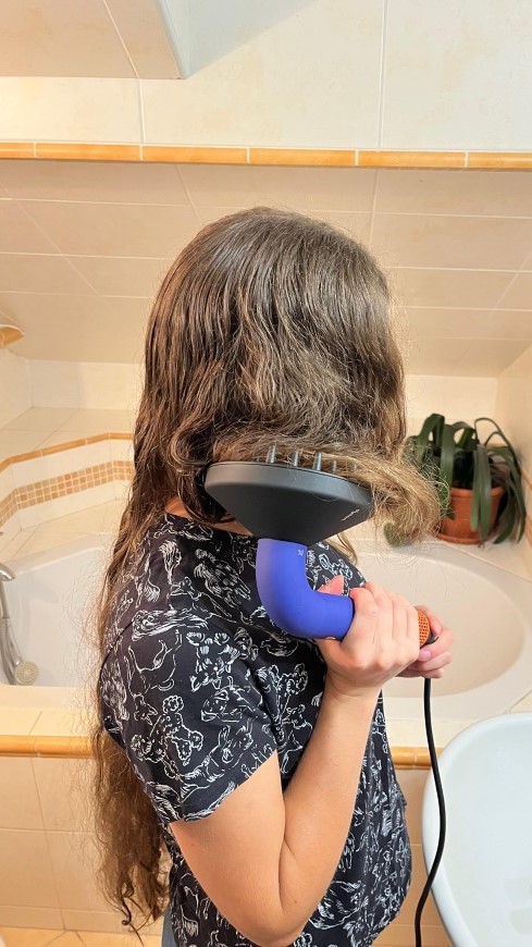 Recenze: Fén Dyson Supersonic r™ HD18 – Vysuší a zkrotí každý vlas Fén Dyson Supersonic r™ HD18