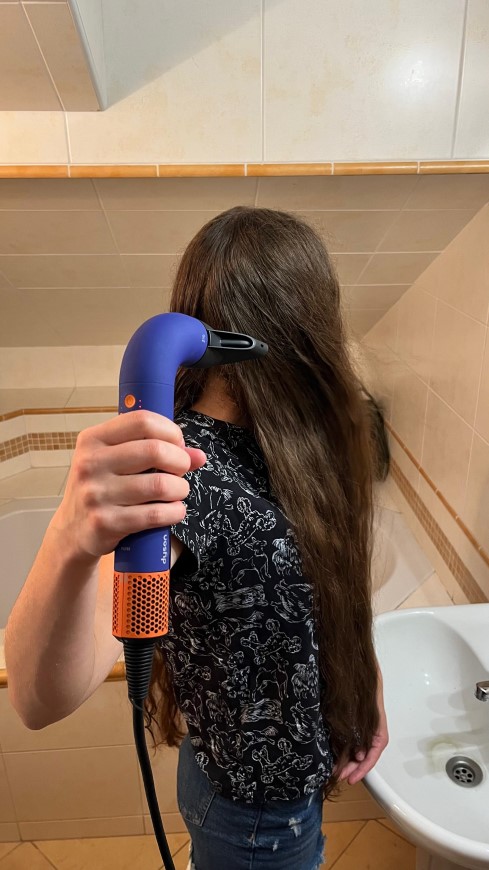 Recenze: Fén Dyson Supersonic r™ HD18 – Vysuší a zkrotí každý vlas Fén Dyson Supersonic r™ HD18