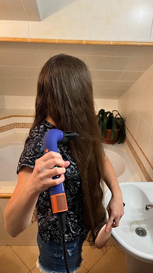 Recenze: Fén Dyson Supersonic r™ HD18 – Vysuší a zkrotí každý vlas Fén Dyson Supersonic r™ HD18