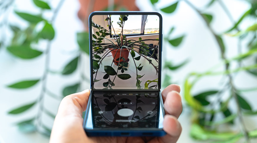 Recenze: Samsung Galaxy Z Flip7 – Když styl hraje prim fotoaparát Z Flip7