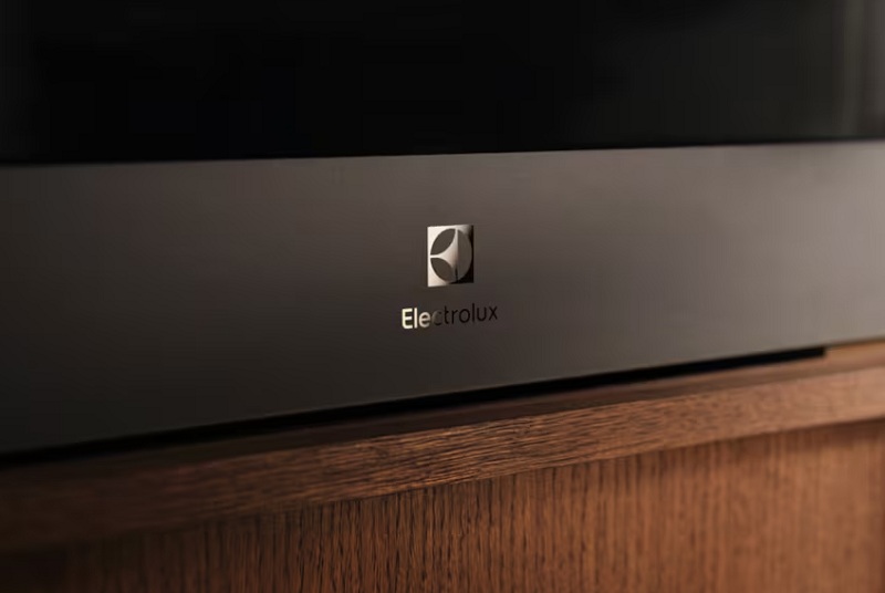 Trouby Electrolux MattBlack hladký matný povrch v černém provedení