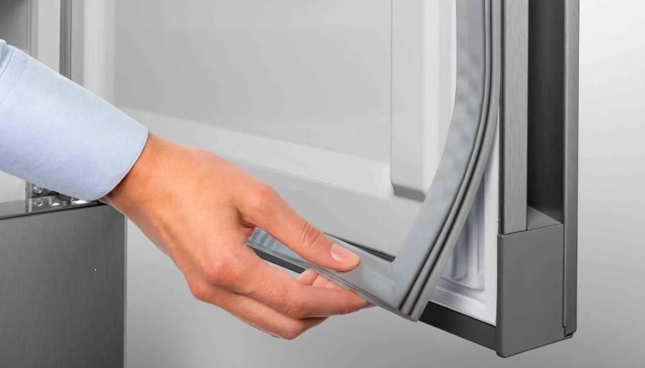 výměna dveřního těsnění americké lednice liebherr