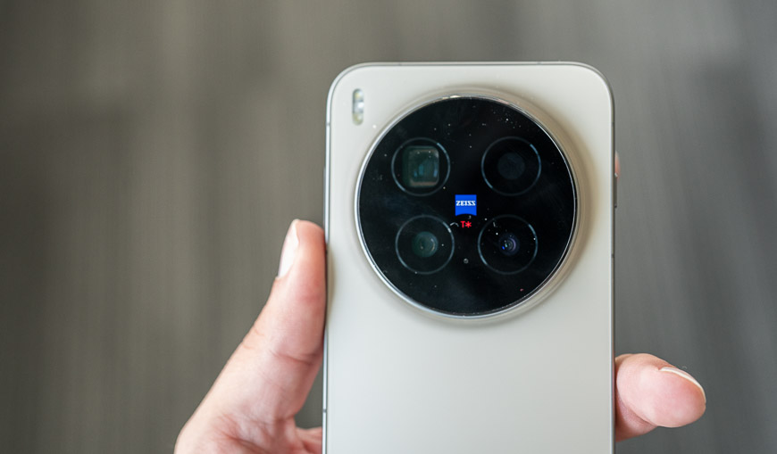 Recenze: Vivo X300 Pro – S králem zoomu určitě nešlápnete vedle vivo X300 Pro