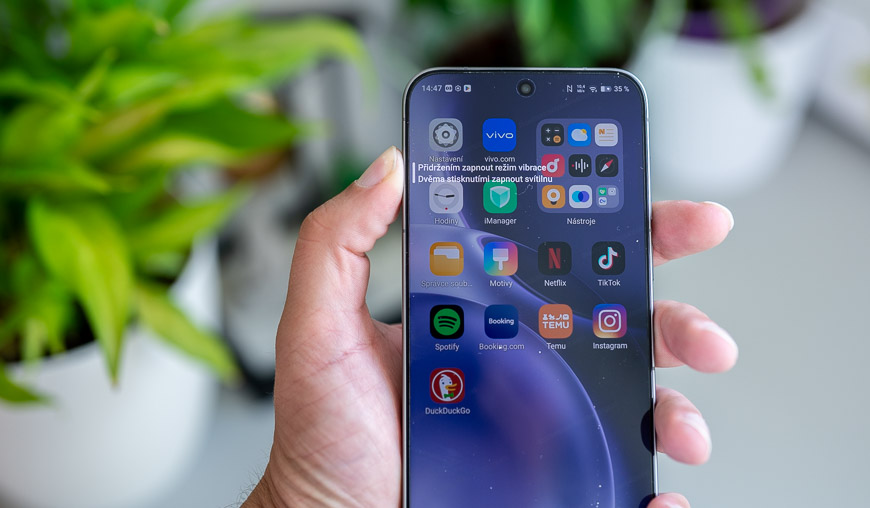 Recenze: Vivo X300 Pro – S králem zoomu určitě nešlápnete vedle vivo X300 Pro