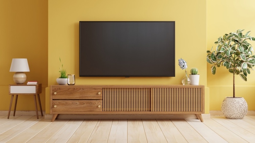 Jak namontovat TV na zeď? TV namontovaná na zdi
