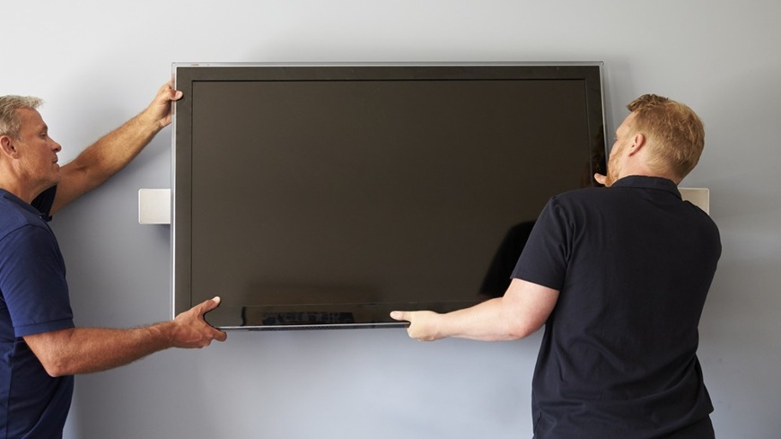 Jak namontovat TV na zeď? Umístění TV na stěnu a kontrola stability