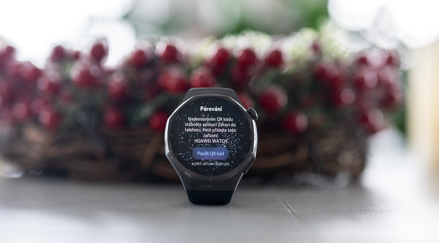 Recenze: Chytré hodinky Huawei Watch GT 6 Pro 46 mm – Titanová elegance s výdrží na 21 dní pohled na hodinky Huawei Watch GT 6 položené na stole