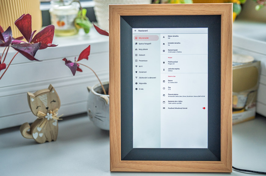 Digitální fotorámeček Rollei Smart Frame WiFi 105 zobrazující informace o fotografii
