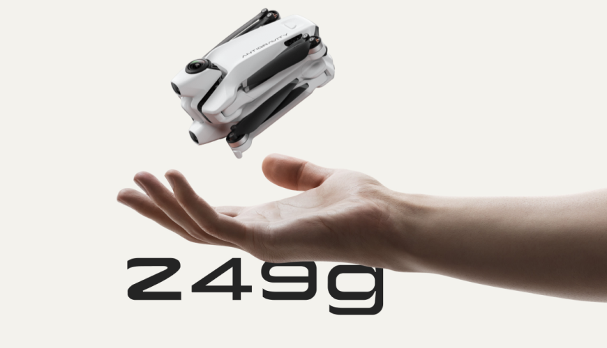 Insta360 Antigravity A1 – první 360° dron značky, který natáčí v 8K kvalitě Insta360 Antigravity A1 v ruce, váží pouhých 249 g