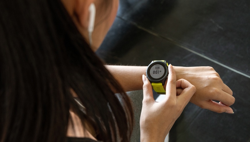 Jak si užít sport na maximum aneb Průvodce elektronikou pro opravdové fanoušky Chytré fitness hodinky na ženském zápěstí