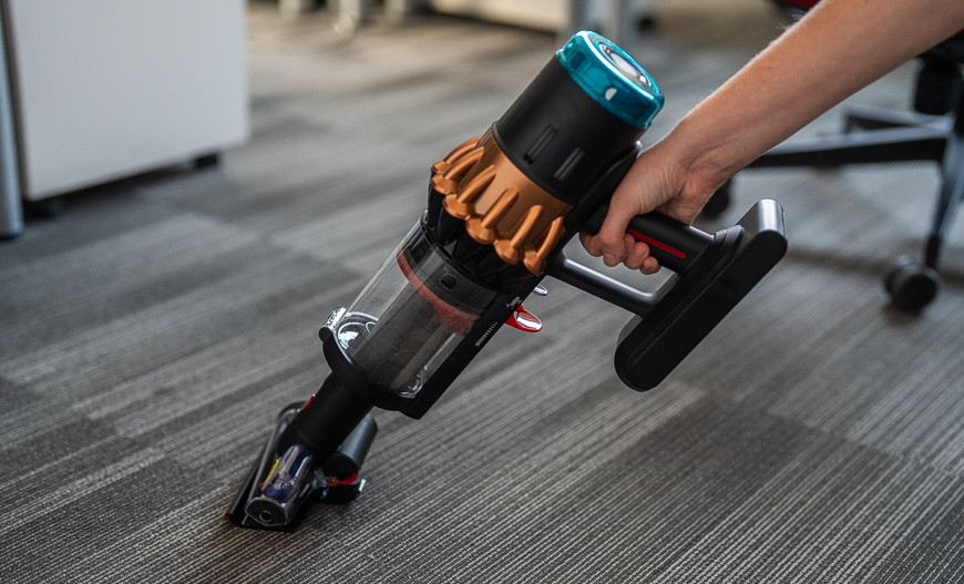 Recenze: Tyčový vysavač Dyson V16 Piston Animal Submarine™ – Expert na podlahy 3 v 1 Krátké provedení tyčového vysavače Dyson V16 Piston Animal Submarine™