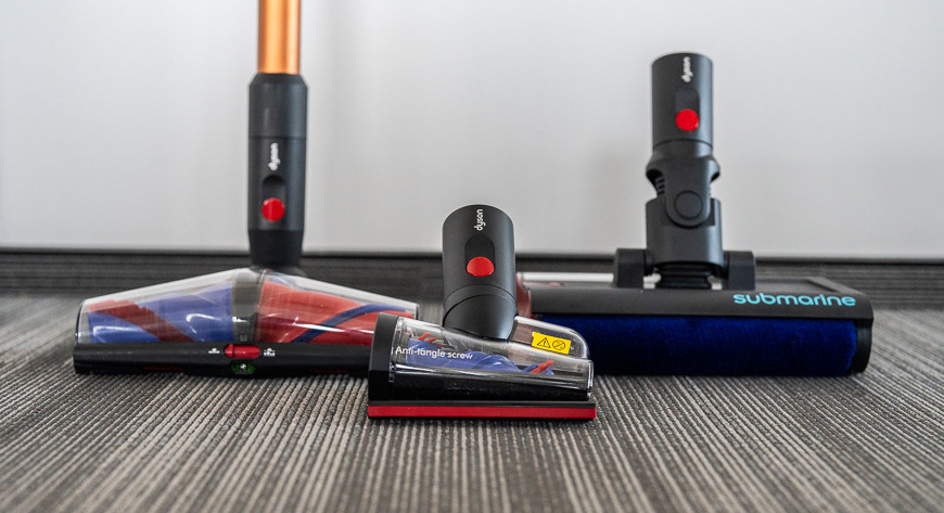 Recenze: Tyčový vysavač Dyson V16 Piston Animal Submarine™ – Expert na podlahy 3 v 1 Tři nástavce tyčového vysavače Dyson V16 Piston Animal Submarine™
