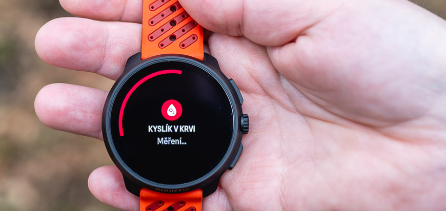 detail ciferníku Suunto Race 2