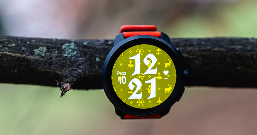 hodinky Suunto Race 2 na větvičce