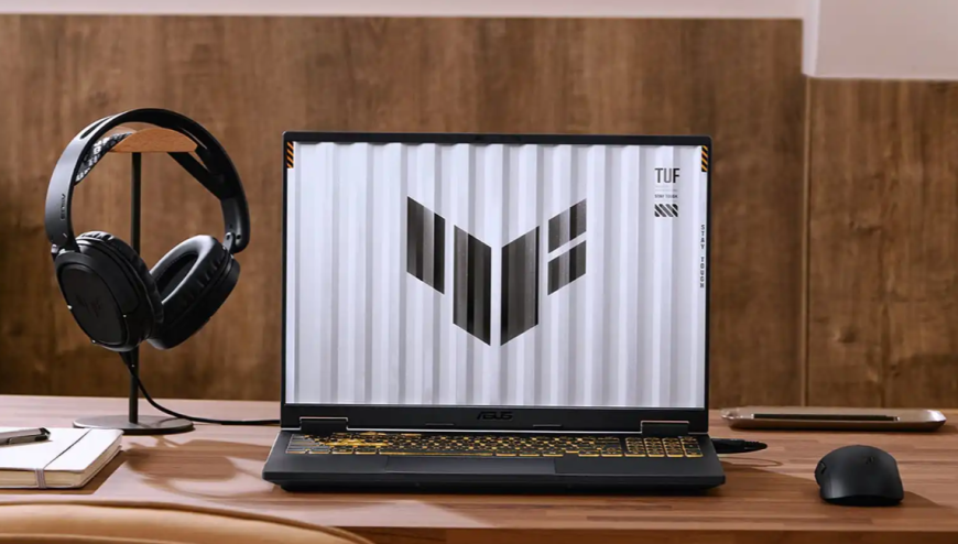 Herní notebook Asus TUF Gaming F16, herní myš a sluchátka