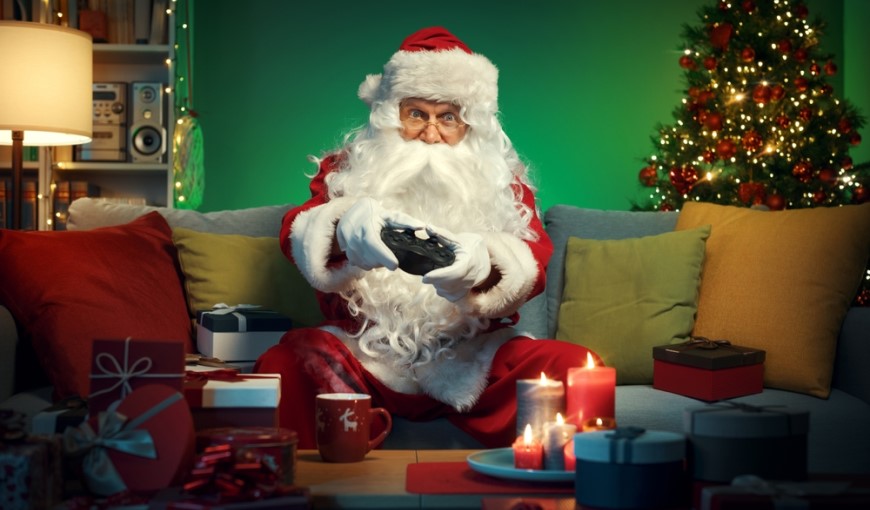 Santa Klaus hraje o Vánocích počítačové hry