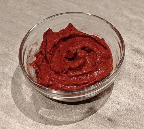 sorbet z lesního ovoce v průhledné misce