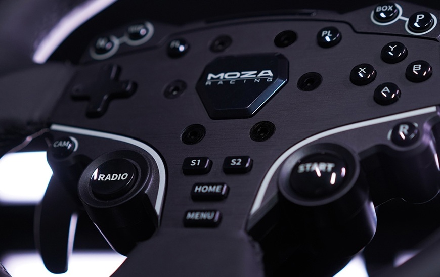 detail volantu Moza Racing