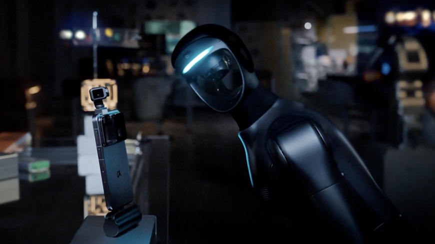První humanoidní robot Honor dorazí spolu s unikátním chytrým telefonem na MWC Barcelona Humanoidní robor Honor a Honor Robor Phone na společném tehnologickém snímku