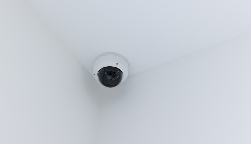 Jak vybrat IP kameru? IP kamera v rohu místnosti