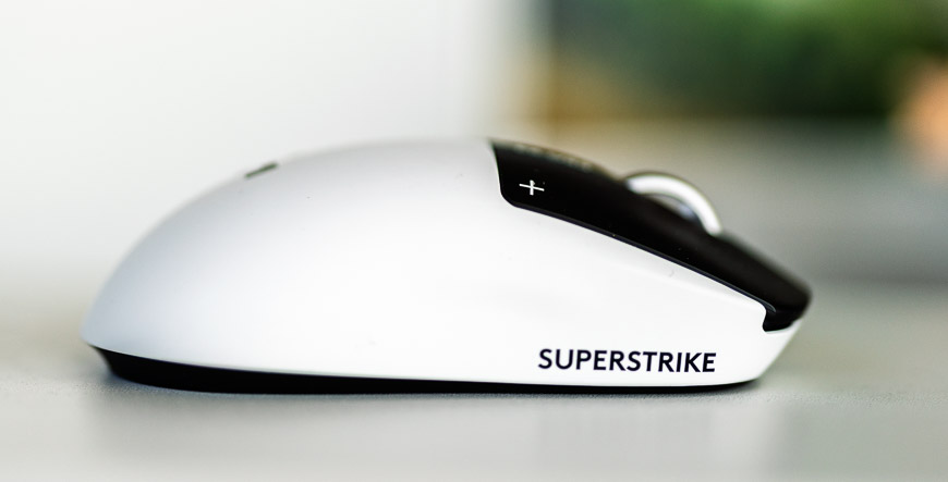 Recenze: Herní myš Logitech G PRO X 2 Superstrike – Když o vítězství rozhodují milisekundy Boční strana herní myši Logitech G PRO X 2 SUPERSTRIKE