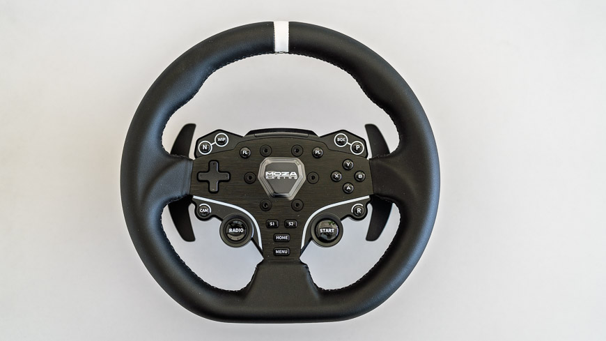 detail volantu Moza R5