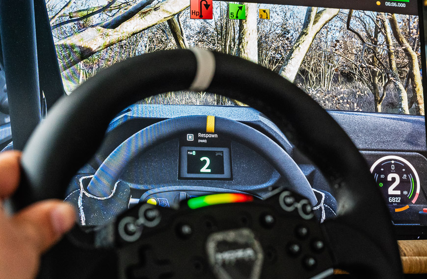 volant Moza R5 při hraní hry
