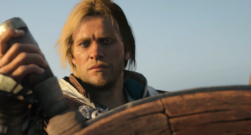 Assassin’s Creed Black Flag Resynced: Naloď se znova pod pirátskou vlajku Edward Kenway drží kormidlo, screenshot z traileru na Assassin's Creed Black Flag Resynced