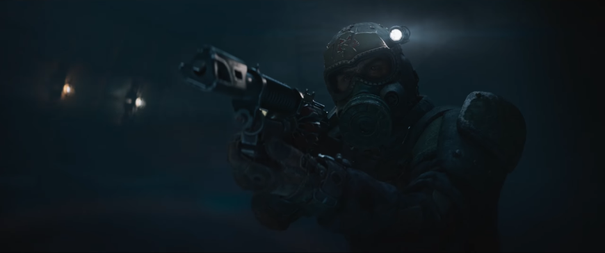 Postava Cizince míří zbraní, screenshot na Metro 2039