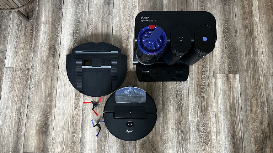 Recenze: Dyson Spot+Scrub™ AI – Chytrý úklid pro každodenní chaos Robotický vysavač Dyson Spot+Scrub AI s dokovací stanicí