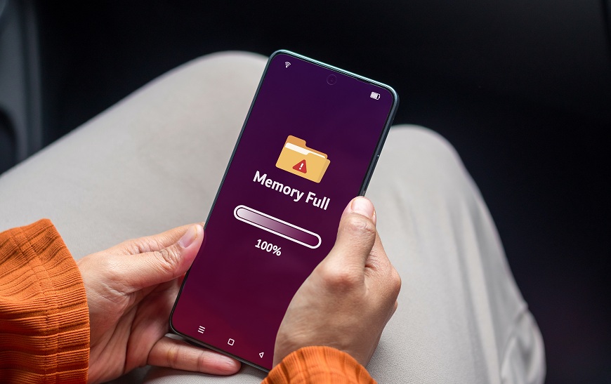 Vše o mobilech: 10 otázek, na které se ptáte nejčastěji Displej mobilu ukazující plné úložiště.