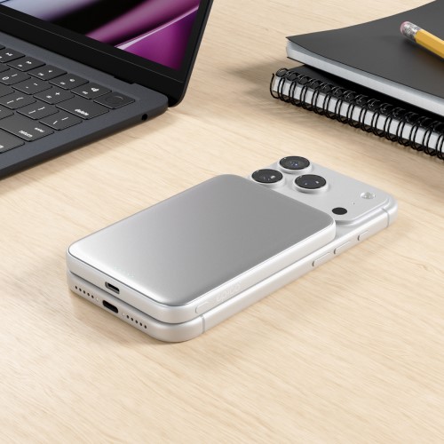 Kupujete novou powerbanku? Jděte rovnou do semi-solid, nabídne víc energie i vyšší výkon Magnetická semi-solid powerbanka na Apple iPhonu