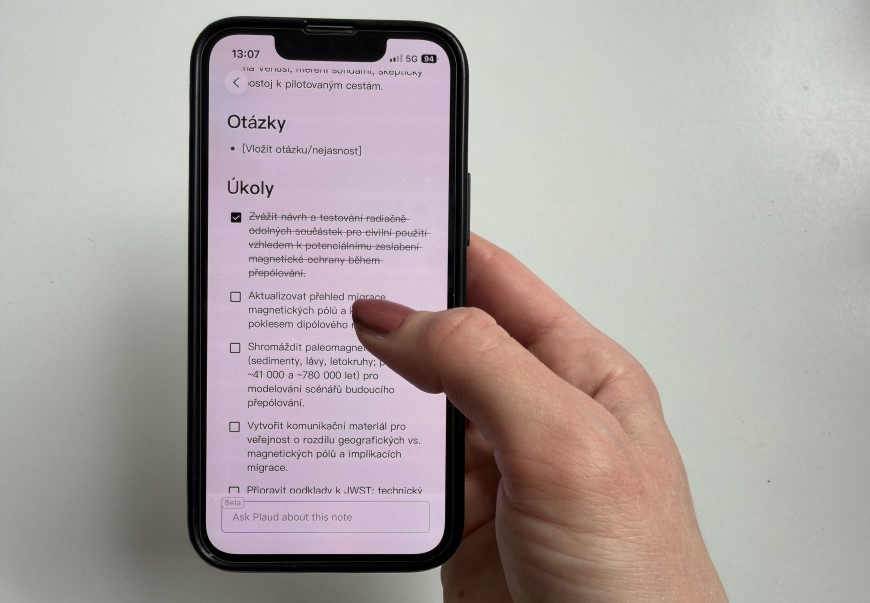 Diktafon Plaud Note Pro a ukázka plnění úkolů
