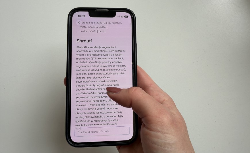 Diktafon Plaud Note Pro a ukázka přepisu shrnutí přednášky