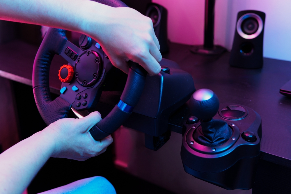 Sim racing: Zažij závody přímo v obýváku Sim racing: Zažij závody přímo v obýváku