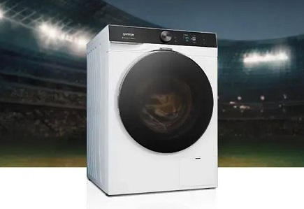 Fotbalová legenda Luka Modrić a značka Gorenje spojují své síly pračka s pozadim fotbaloveho hřiště