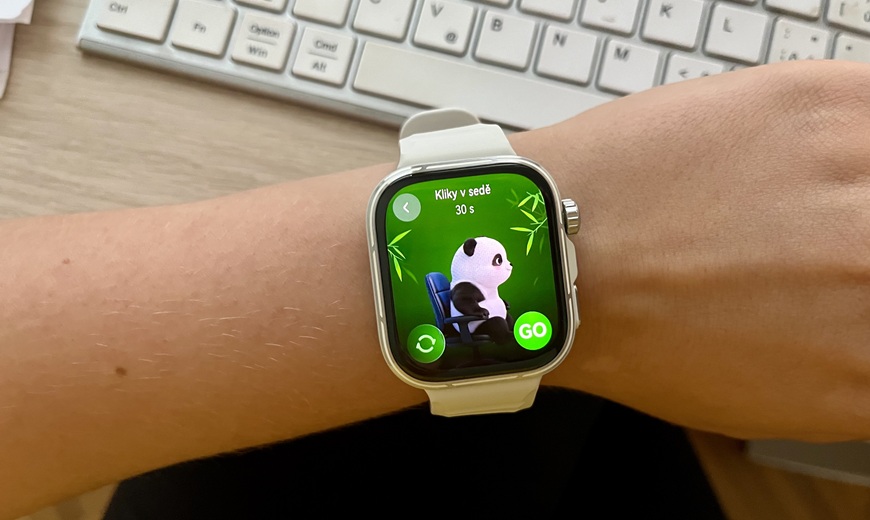 Recenze: Chytré hodinky Huawei Watch Fit 5 Pro zaujmou vzhledem i pokročilými zdravotními funkcemi panda na displeji chytrých hodinek Huawei Watch