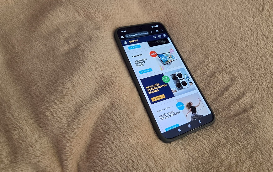 Recenze: Xiaomi 17T Pro – Xiaomi 17T Pro otevřený na webových stránkách DATART.