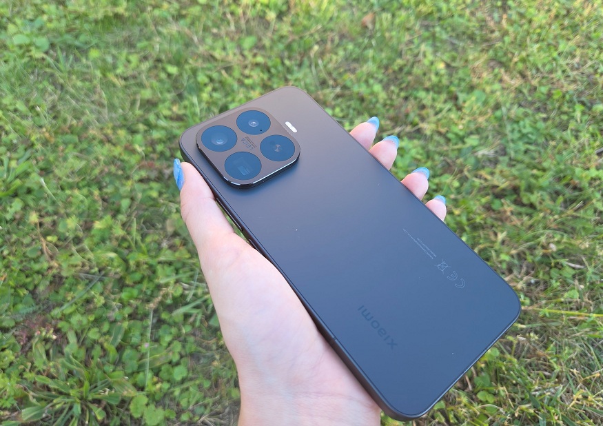 Recenze: Xiaomi 17T Pro – Detail na záda Xiaomi 17T Pro.