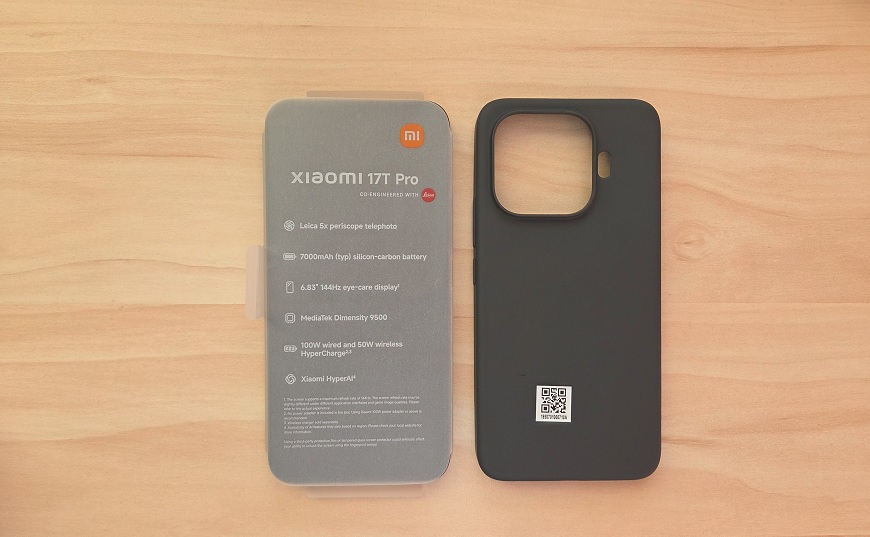 Recenze: Xiaomi 17T Pro – Xiaomi 17T Pro po rozbalení i se silikonovým obalem.