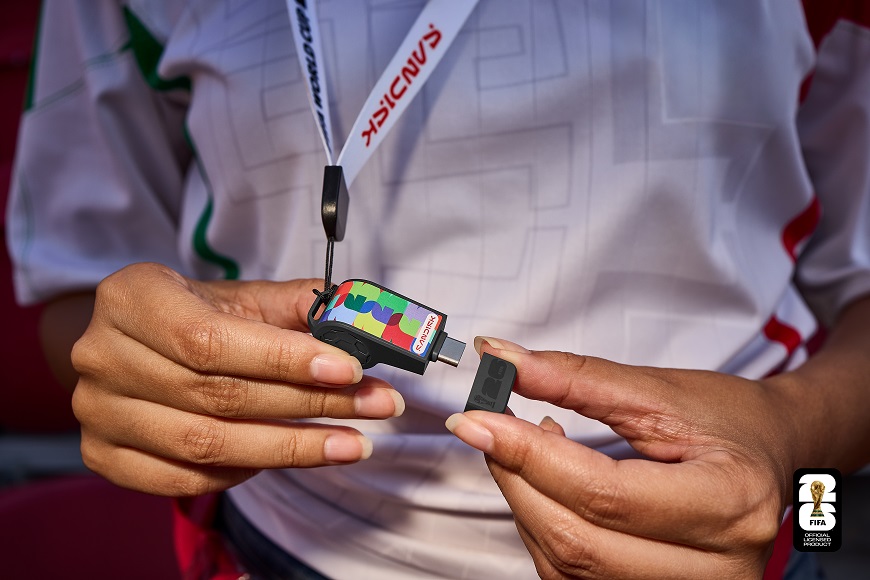 Fotbaloví fanoušci, zbystřete! Ulovte nejen stylovou USB píšťalku Sandisk v designu FIFA World Cup 2026 Píšťalka SanDisk FIFA World Cup 2026 v provedení Global Edition
