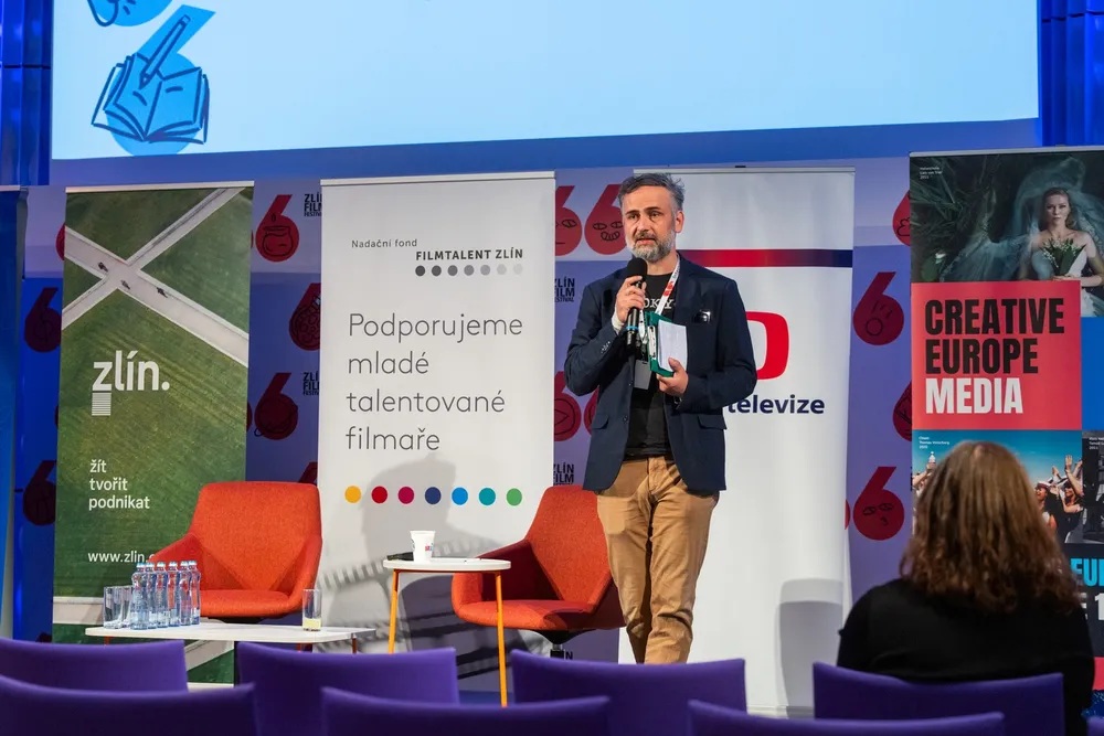 Učení hrami: Gamingové přednášky na Zlínském filmovém festivalu J. Forejt přednáší o výuce a hrách