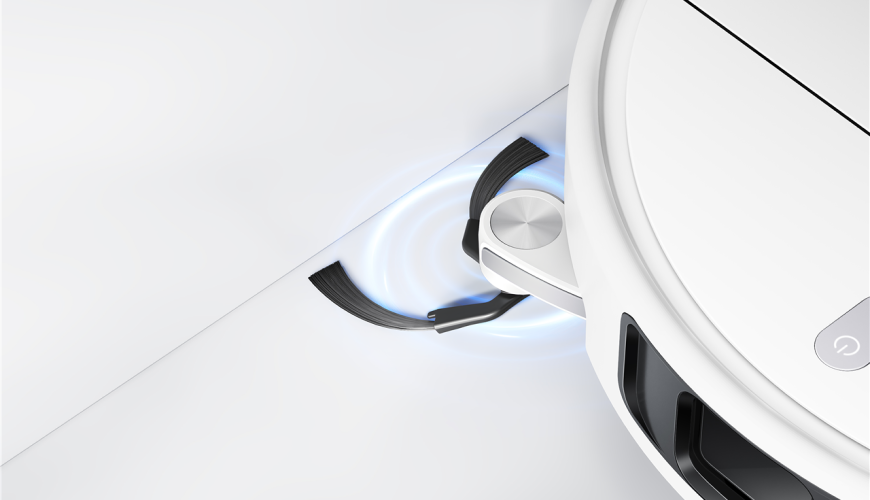 Robotický vysavač Xiaomi Robot Vacuum H50 Pro a detailní záběr na vysouvací metličky