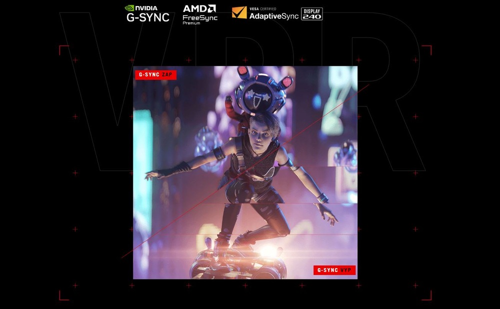 Obraz se hrou je rozdělený na část se zapnutou funkcí G-Sync (kvalitnější obraz bez trhání) a část s vypnutou G-Sync (trhaný, rozkostičkovaný obraz), nad záběrem jsou loga NVIDIA G-Sync, AMD FreeSync, VESA Certified AdaptiveSync